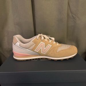 New Balance Classic 996 Maple Sugar/Cloud Pink